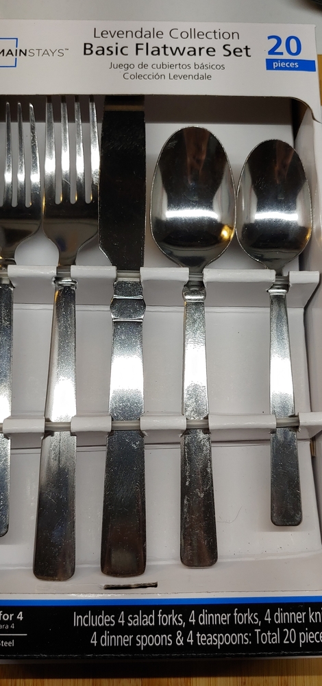 NIB Basic Levendale Collection Flatware Set